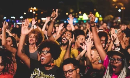 Fenomena Budaya Populer: Dari Media Sosial Hingga Kehidupan