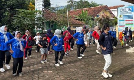 Kegiatan Fisik Bersama Mendorong Semangat Hidup Aktif